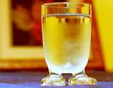 A glass or pure water for health benefit of apple cider vineger