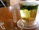 photo of a pot of raspberry leaf tea steeping