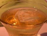 photo of a glass full of vinegar water on ice has amazing health benefits of vinegar