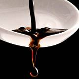photo of balsamic vinegar pouring from bowl
