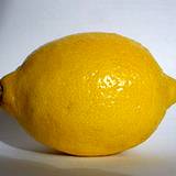 photo of a whole lemon good source to flush gallstones