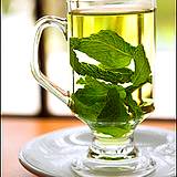 photo of a refreshing glass of cold peppermint tea